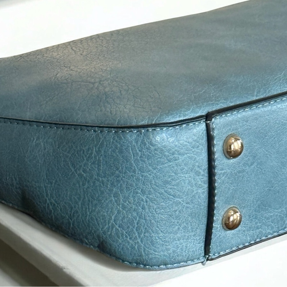 NWT Blue Vegan Leather Shoulder Bag! NEW! - Picture 7 of 11